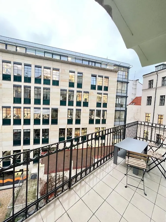 Spacious 2Bdr Apartment With Free Parking In Wenceslas Square Prague