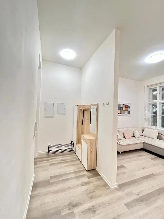 Spacious 2Bdr Apartment With Free Parking In Wenceslas Square Prague