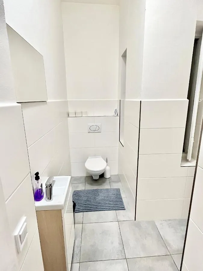 Spacious 2Bdr Apartment With Free Parking In Wenceslas Square Prague